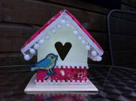 Vogelhuisje in fuchsia met vogeltje - 2