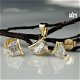 No 51 Sieraden set gouden oorstekers en hanger - 1 - Thumbnail