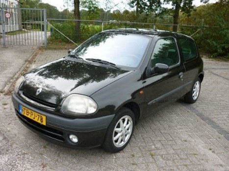 Renault Clio - 1.6 rxe stuurbekr. Nette staat - 1