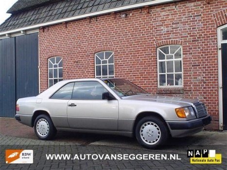 Mercedes-Benz 230 - 200-300 230 ce coupe eerste eigenaar.weinig km - 1