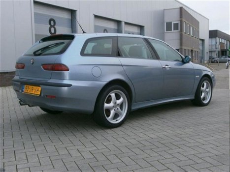 Alfa Romeo 156 Sportwagon - 2.0 JTS 16V Distinctive SELESPEED LEER - 1