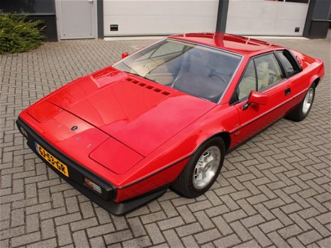 Lotus Esprit - S 2.2 - 1