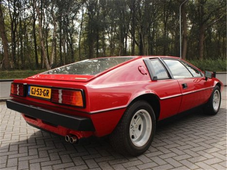 Lotus Esprit - S 2.2 - 1