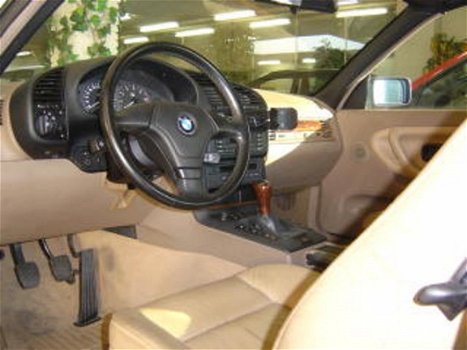 BMW 3-serie Cabrio - Cabrio 318i Executive - 1