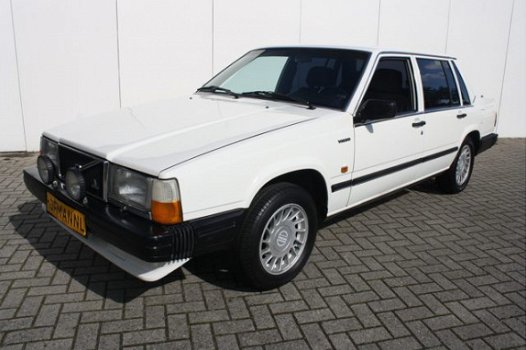 Volvo 740 - GL met Overdrive - 1