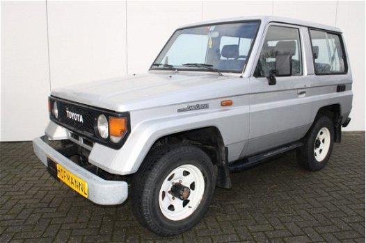 Toyota Land Cruiser - LJ70 Turbo Diesel - 1