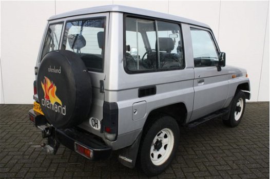 Toyota Land Cruiser - LJ70 Turbo Diesel - 1