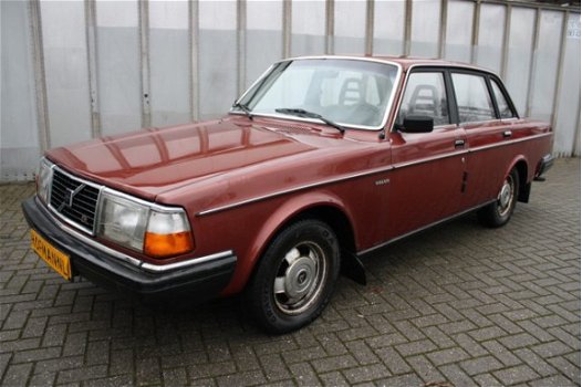 Volvo 244 - GL D6 automaat - 1