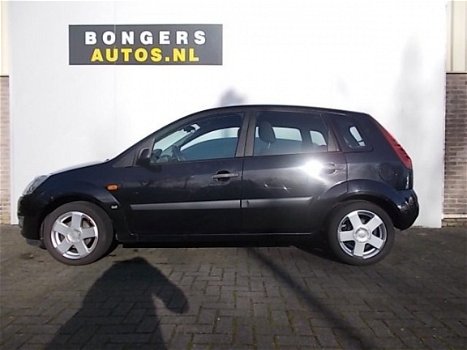 Ford Fiesta - 1.3i FUTURA NAV - 1