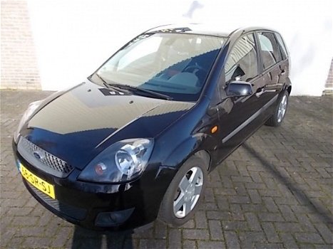 Ford Fiesta - 1.3i FUTURA NAV - 1