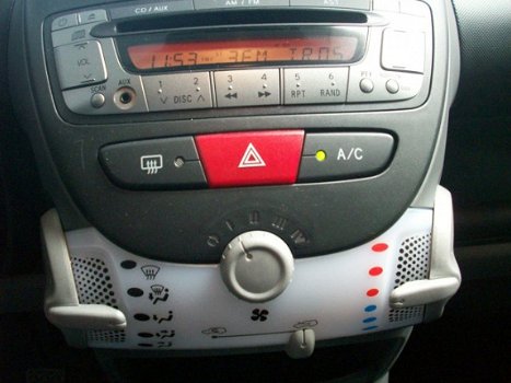 Toyota Aygo - 1.0 12v Comfort+airco/5drs - 1