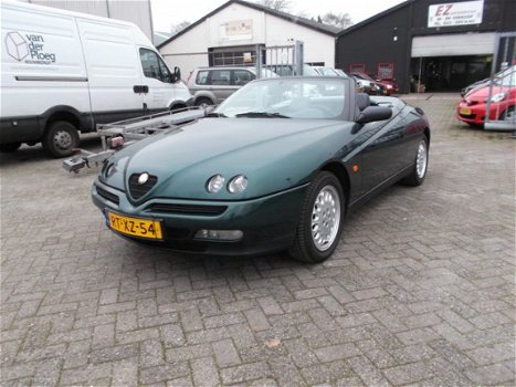 Alfa Romeo Spider - 2.0 Twin Spark 16v L - 1