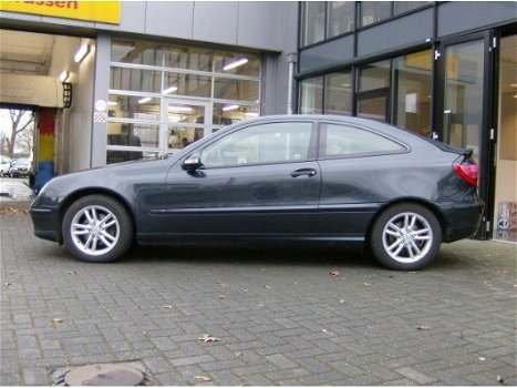 Mercedes-Benz C-klasse - C 200 K Sportcoupe Indpol Staat in De Krim - 1