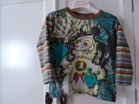 Oilily vrolijk gestreepte longsleeve met grote print 105 - 1