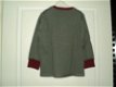 CKS taupe groen shirt met rode applicatie maat 116 - 2 - Thumbnail