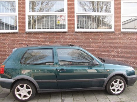 Alle Onderdelen VOLKSWAGEN Golf 2.0 Sloopauto inkoop Den haag - 2