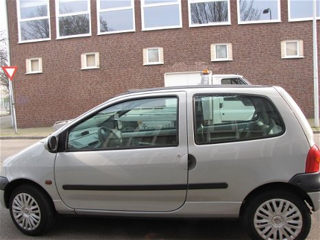 Plaatwerk Renault Twingo Sloopauto inkoop Den haag - 1