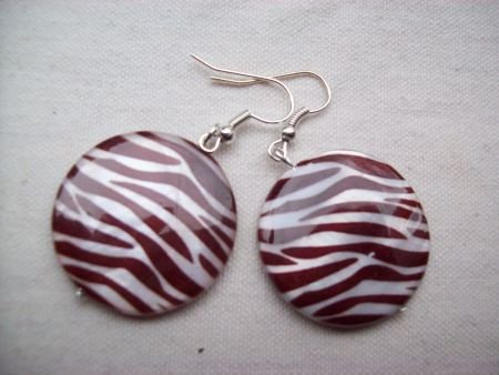 vintage oorbellen parelmoer wit bruin dierprient zebra print - 1