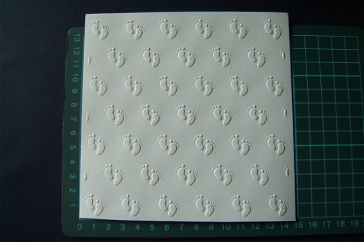 V5. Embossing KAART oplegger, BABY VOETJES - 1