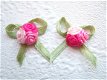 3~dubbele satijnen roosjes op strikje ~ Roze / Fuchsia - 1 - Thumbnail