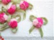 3~dubbele satijnen roosjes op strikje ~ Roze / Fuchsia - 2 - Thumbnail
