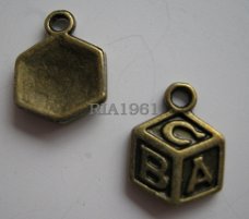 bedeltje/charm baby:babyblok brons - 13x10 mm