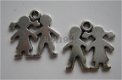 bedeltje/charm kinderen: kinderen plat - 17x16mm - 1 - Thumbnail