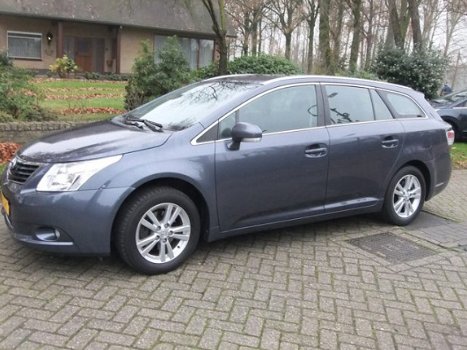 Toyota Avensis - 2.0 D-4D Executive Business - 1