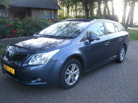 Toyota Avensis - 2.0 D-4D Executive Business - 1