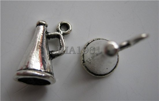 bedeltje/charm muziek:toeter - 15x11 mm - 1