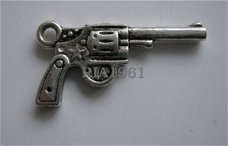 bedeltje/charm mannen:pistool 2 - 24 mm