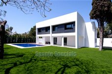 Moderne strand villa te koop Puerto Banus Marbella