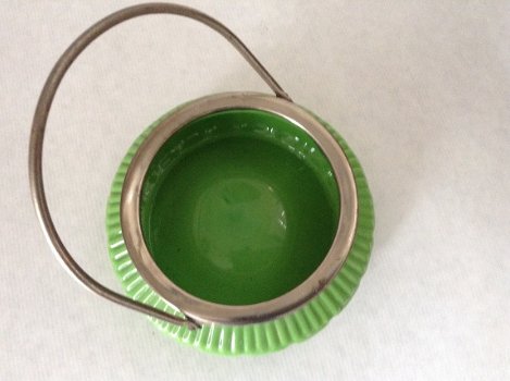 GroenGlazen klontjesschaaltje met hengsel en metalen rand - 2