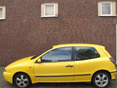 Sloopauto Inkoop Den Haag FIAT BRAVO PLAATWERK en ONDERDELEN - 1