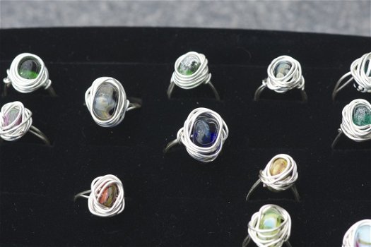 Handgemaakte ring zwart met zilvergl glasbead maat 18 NIEUW. - 3