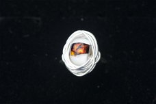 Handgemaakte ring ivoorkl murrini glasbead maat 18,5 NIEUW.