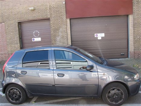 Fiat Punto Plaatwerk en Onderdelen sloopauto inkoop Den haag - 4