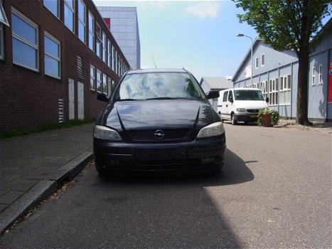 Opel Astra Zwart Plaatwerk en Onderdelen Sloopauto inkoop Den haag - 3