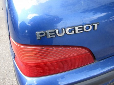 Peugeot 106 Plaatwerk en Onderdelen Sloopauto inkoop Den haag - 6