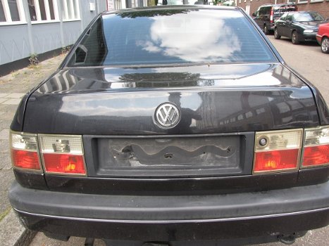 Volkswagen Vento Plaatwerk en Onderdelen Sloopauto inkoop Den haag - 4