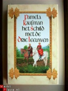 Pamela Kaufman - 1. Het schild met de drie leeuwen Nieuw - 1