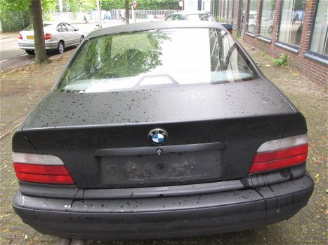 BMW E 36 coupe Zwart Onderdelen en Plaatwerk Sloopauto inkoop Den haag - 5