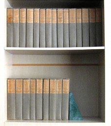 Secret Memoirs of the Courts of Europe [c 1900] set v 24