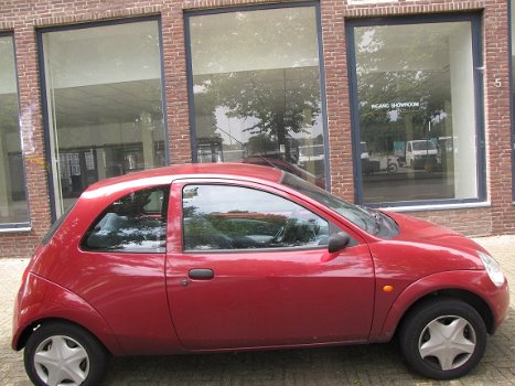 Ford ka bordeaux rood Plaatwerk en Onderdelen Sloopauto inkoop Den haag - 2