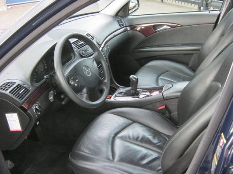 Mercedes-Benz E-klasse - 200 CDI Classic, 6-BAK, AIRCO, CRUISE CONTROL, LEDER-INTERIEUR, 4X ELEK-RAM - 1