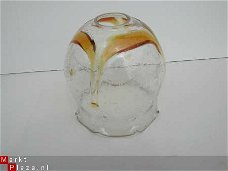 Lampekapje van geel /blank antiekglas met luchtbelletjes