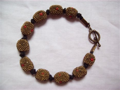 antieke armband cashmire kralen oud goud met koraal rode accentjes - 1