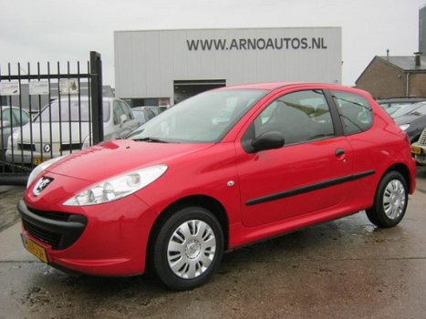 Peugeot 206 - 1.1 XR, STUURBEKRACHTIGING, ELEK-RAMEN, CENT-VERGRENDELING, RADIO-CD - 1