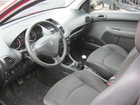 Peugeot 206 - 1.1 XR, STUURBEKRACHTIGING, ELEK-RAMEN, CENT-VERGRENDELING, RADIO-CD - 1