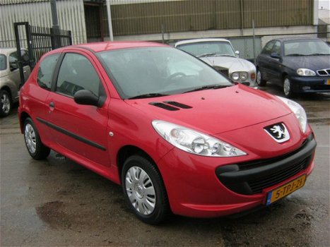 Peugeot 206 - 1.1 XR, STUURBEKRACHTIGING, ELEK-RAMEN, CENT-VERGRENDELING, RADIO-CD - 1